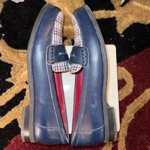 Tommy Hilfiger Women’s Vintage Red White Blue Penny Loafers Shoes Slip-Ons 7 - Picture 6 of 16
